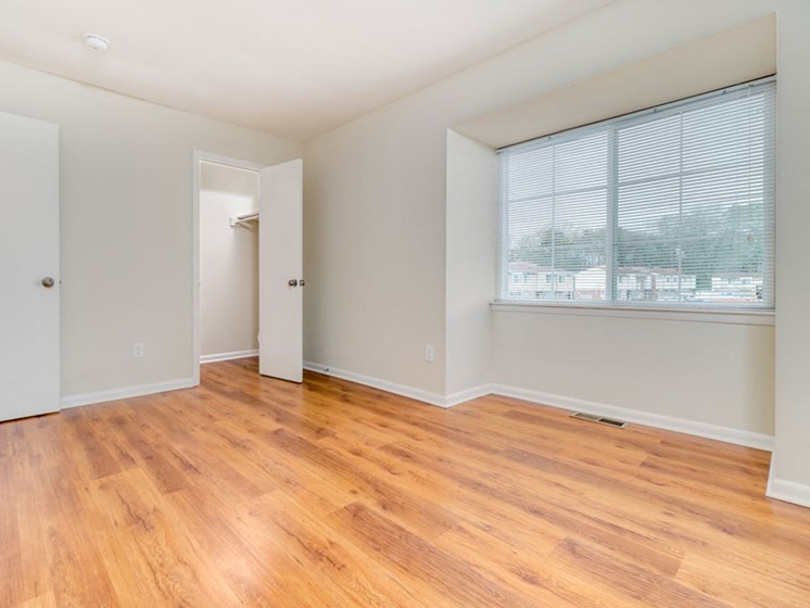 Affordable apartments in Hampton VA Living Room