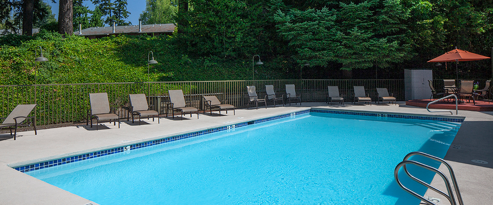 Crystal Lake Apartments in Milwaukie, OR