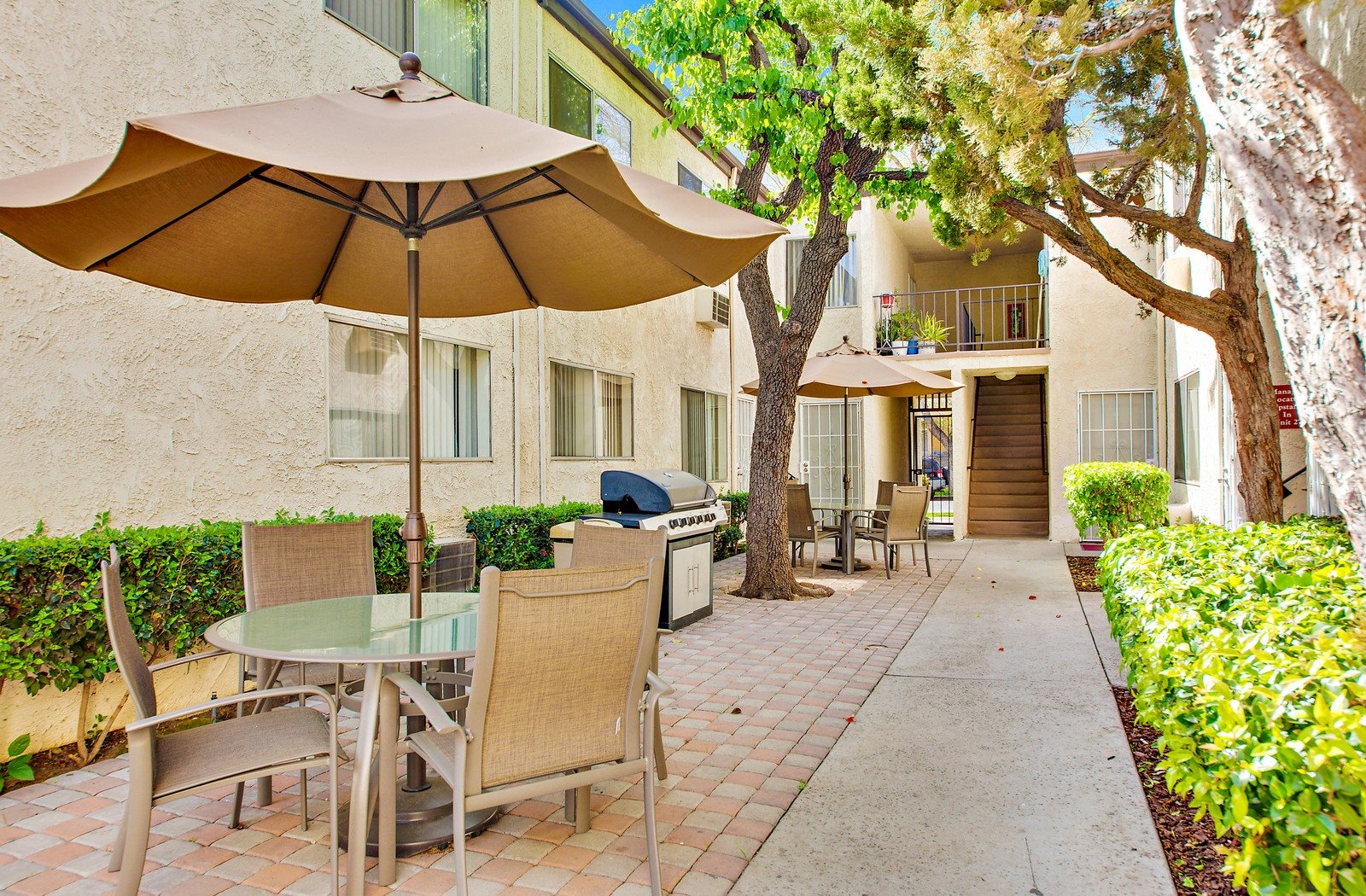 Apartments in Van Nuys Los Angeles CA 14154 Gilmore Street