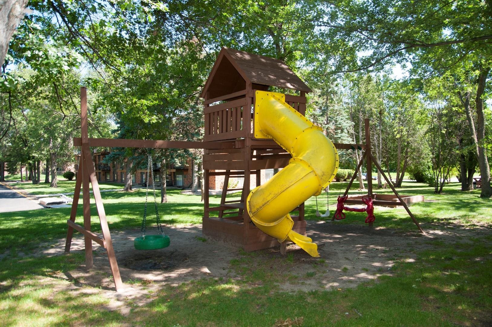 Photos and Video of Crest Oak in Coon Rapids, MN