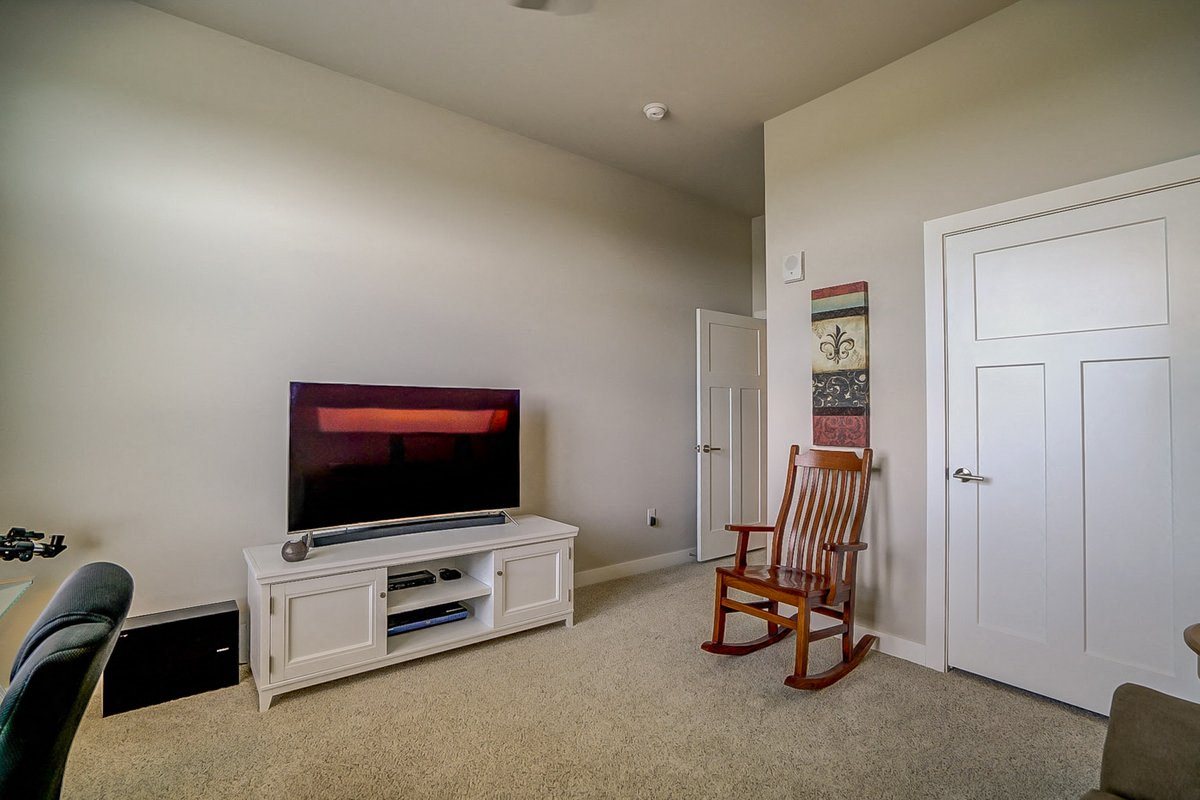 Gallery Photo 33