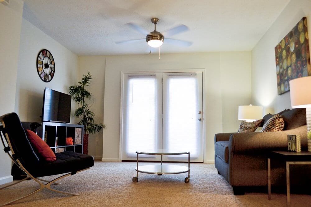 Lexington KY apartment with patio/balcony