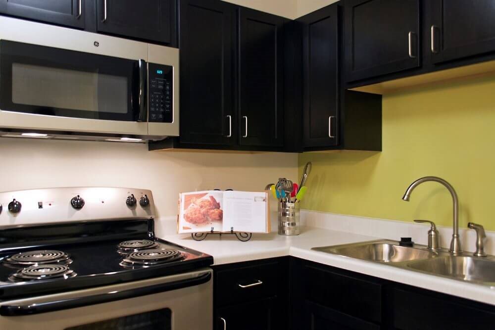 beautiful kitchen in lexington apartment