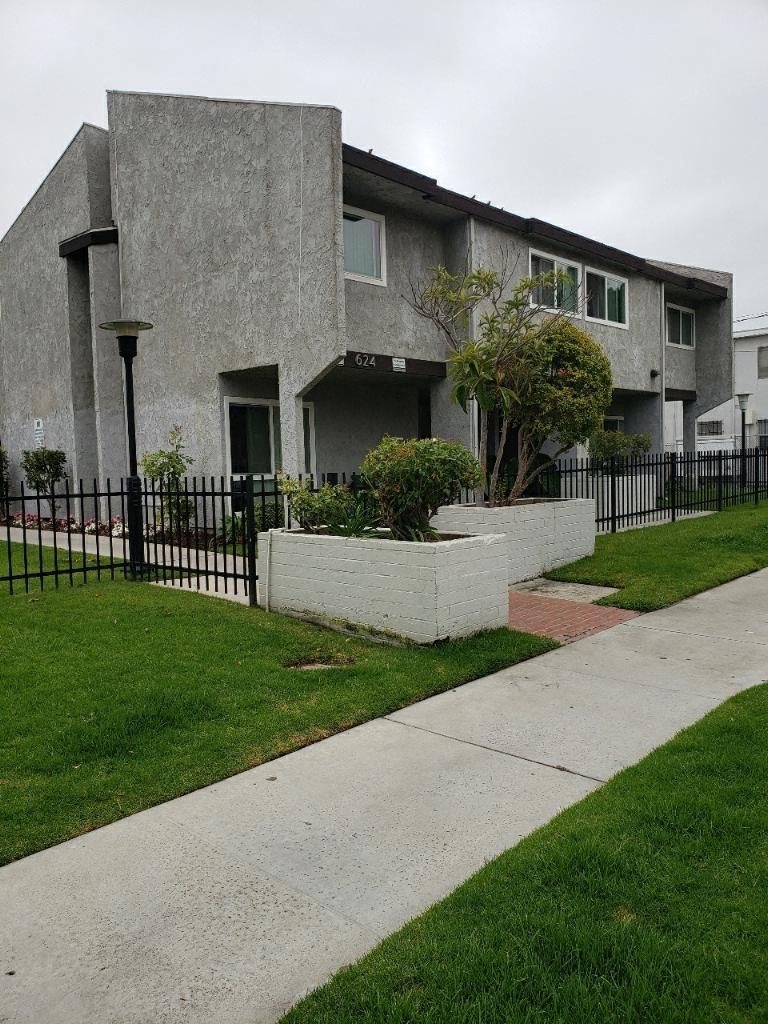Juanita Apartments — community and apartment views.