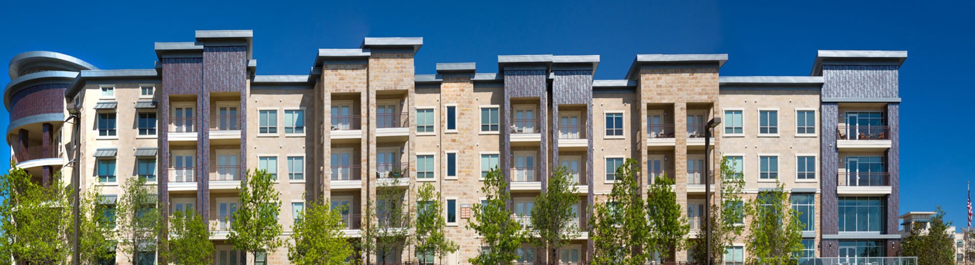 Fountain Pointe Las Colinas offers beautiful one, two or three bedroom apartments