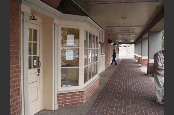 Seminary Plaza Shopping Center | Apartments in Alexandria, VA