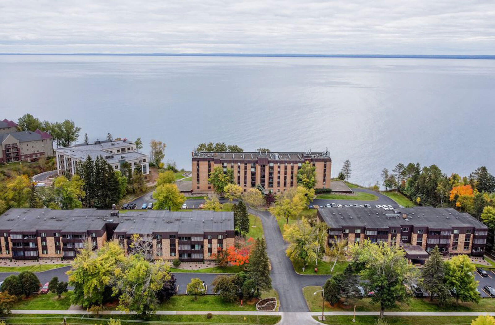 Les Chateaux Apartments Apartments in Duluth, MN