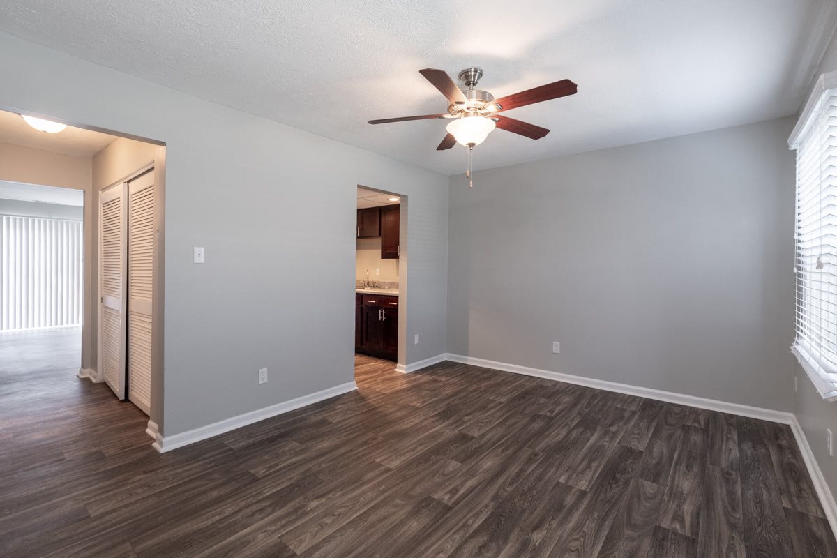 Northwest Indianapolis Apartments | Barrington Estates