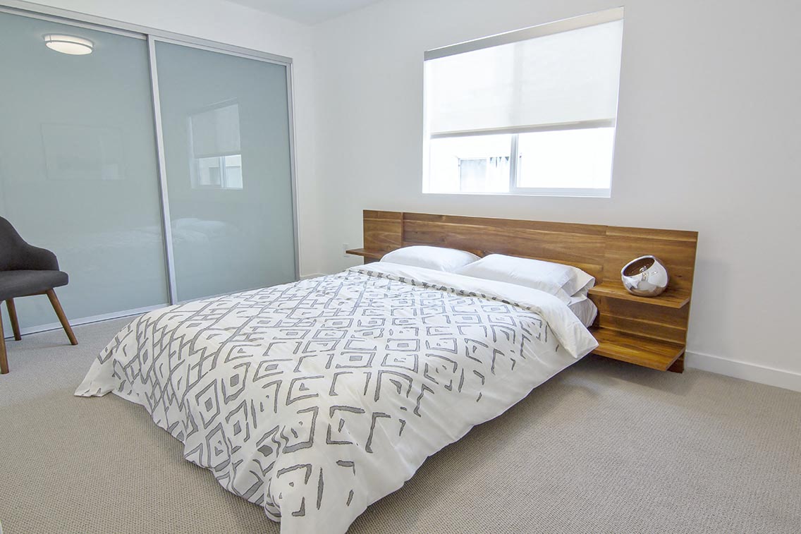 Santa-Monica-Luxury-Apartment-Pacifico-Interior-Bedroom-Wooden-Frame