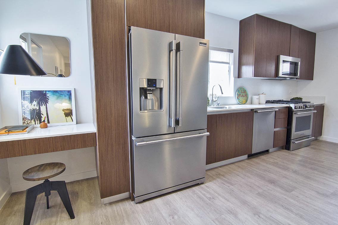 Santa-Monica-Luxury-Apartment-Pacifico-Kitchen