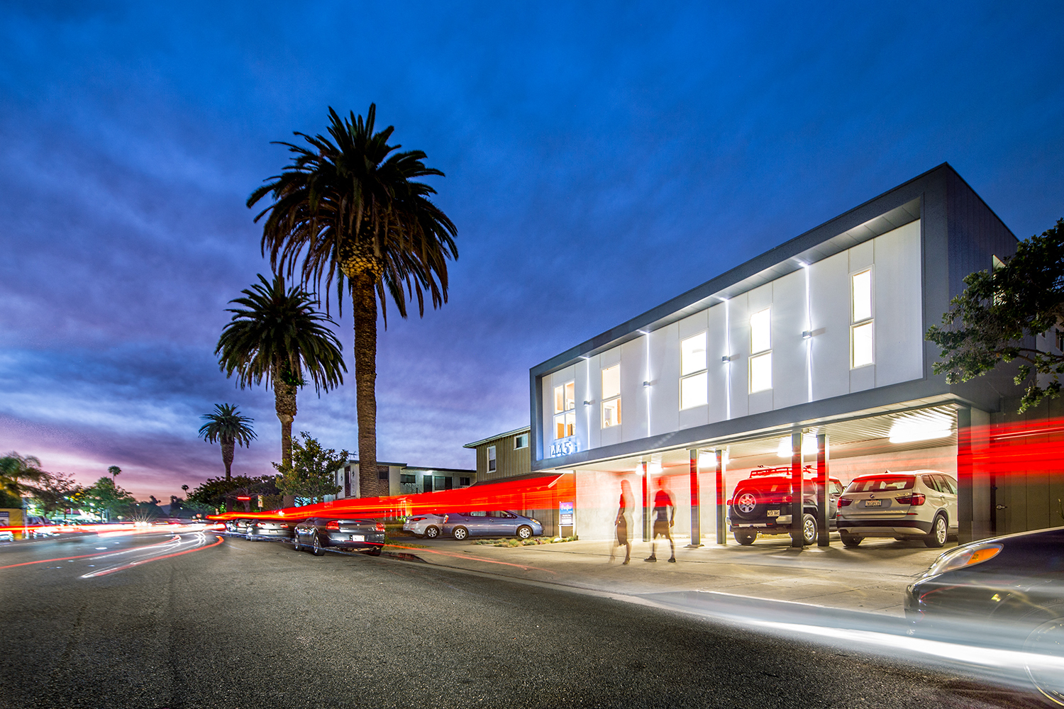 Santa Monica Luxury Apartments Pacifico Exterior Evening 2