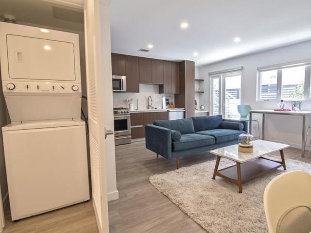 Santa-Monica-Luxury-Apartments-Pacifico-Interior-Living-Room
