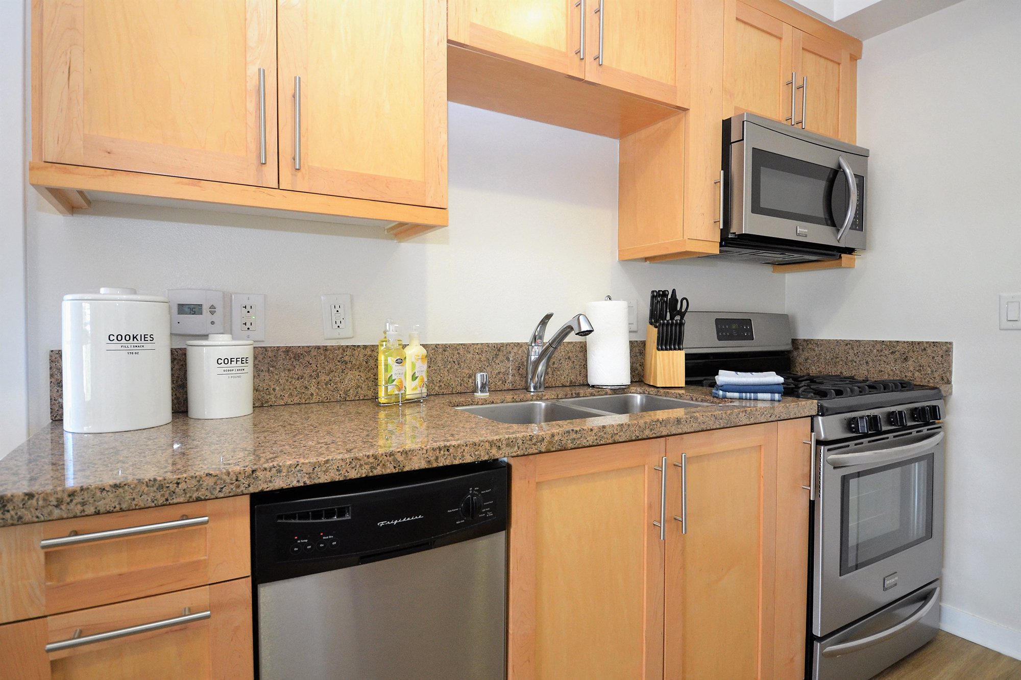 West-Los-Angeles-Apartments-NMS-1759-Beloit-