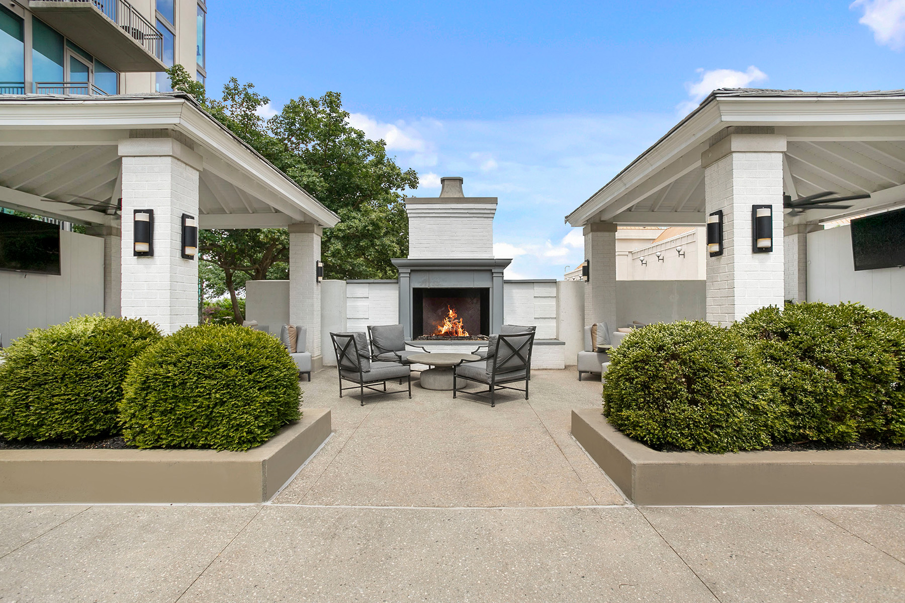 The Residence Buckhead Atlanta apartments for rent in Midtown - Courtyard