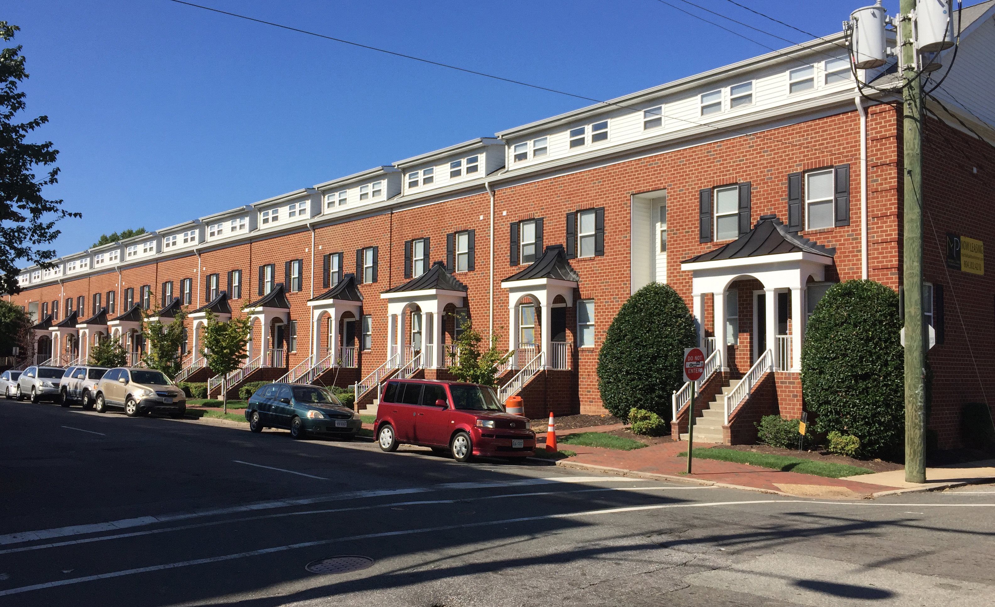 Marshall Park Townhomes Apartments in Richmond, VA near VCU campus