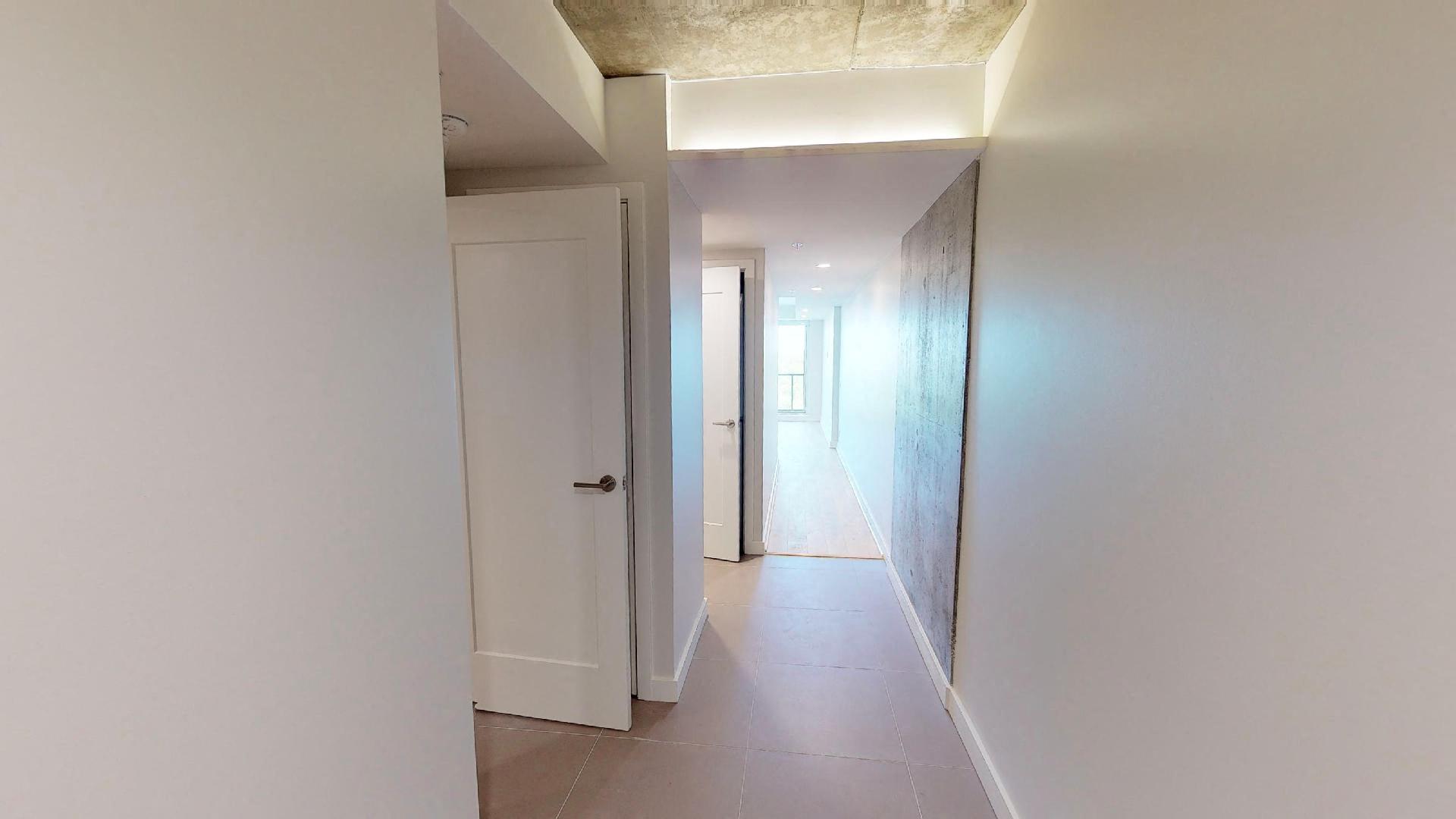 Photo 2 of Curve - Style 23 - 825 sq ft - $3240 rental property