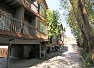 1476 Lincoln Parking and Driveway