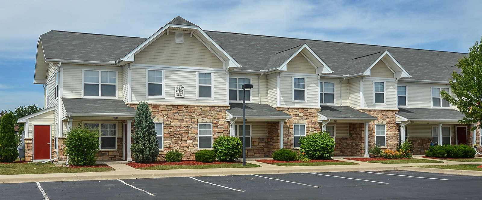 Preston Pointe at Brownstown Apartments in Brownstown Township, MI
