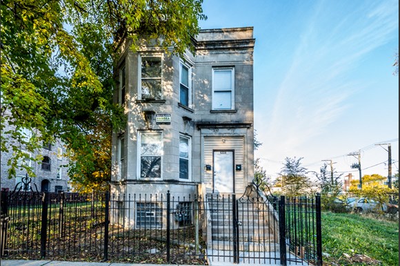 North Lawndale Apartments for rent in Chicago | 1224 S Troy