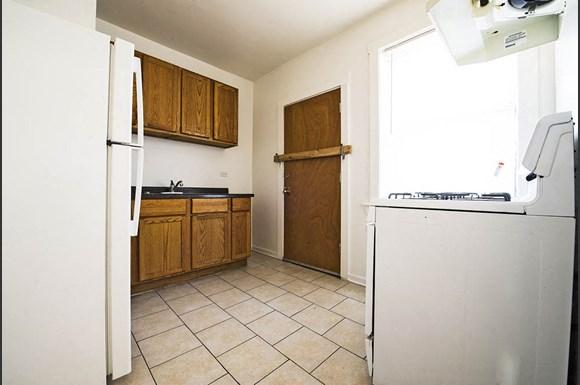 South Shore Apartments for rent in Chicago | 7419 S Phillips Kitchen
