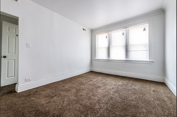 Pullman Apartments for rent in Chicago | 11250 S Indiana Living Room