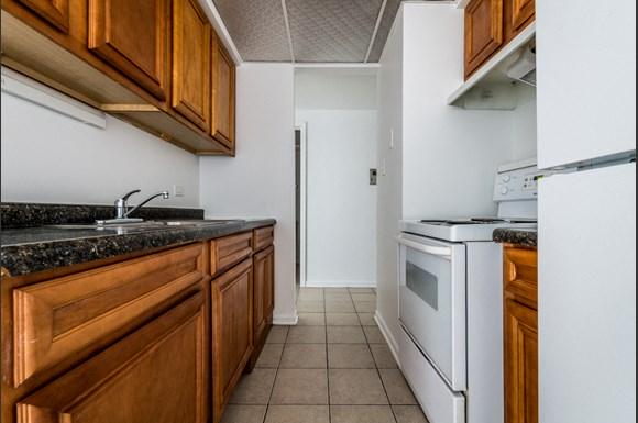 Maywood Apartments for Rent | 2115 S 4th Ave Kitchen