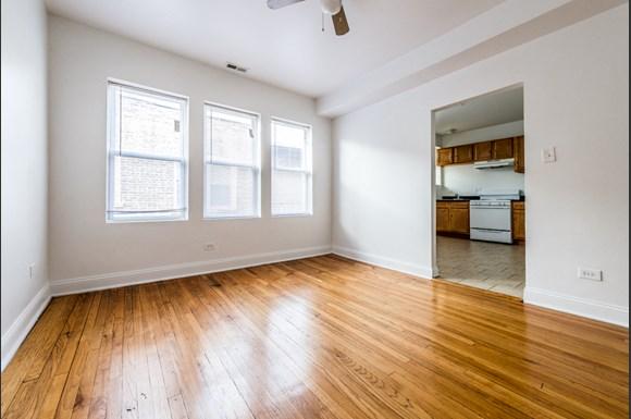Auburn Gresham Apartments for rent in Chicago | 8000 S Paulina Living Room