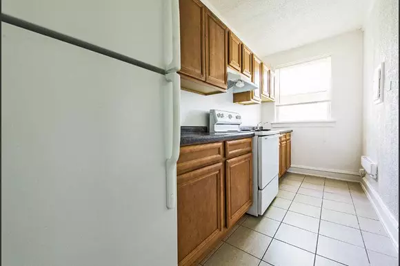723 N Central Ave Apartments Chicago Kitchen