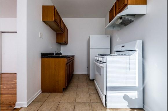South Shore Apartments for rent in Chicago | 7850 S Constance Ave Kitchen