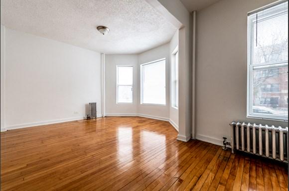 Pangea Auburn Gresham Apartments for rent in Chicago | 7643 S Stewart Living Area