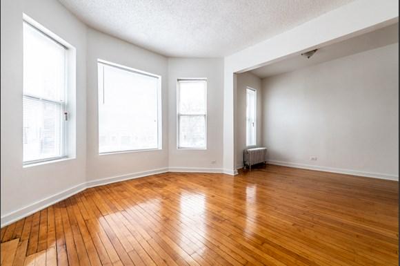 Pangea Auburn Gresham Apartments for rent in Chicago | 7643 S Stewart Living Area