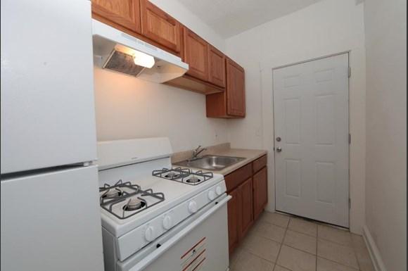 3512 Clifton Ave Apartments Baltimore Kitchen