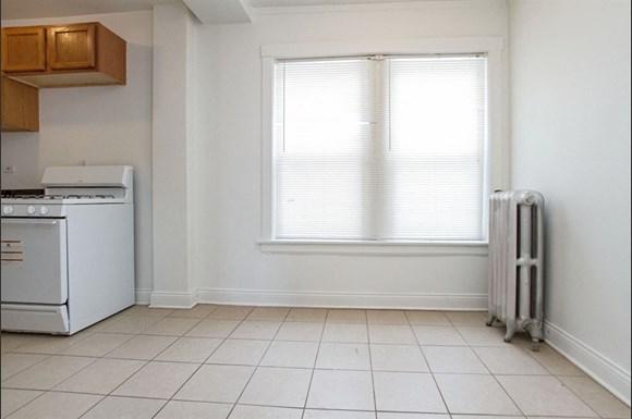 Pangea Chicago Lawn Apartments for rent | 6238 S Western Ave Kitchen