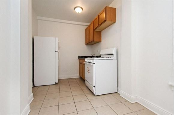 Pangea Chicago Lawn Apartments for rent | 6238 S Western Ave Kitchen