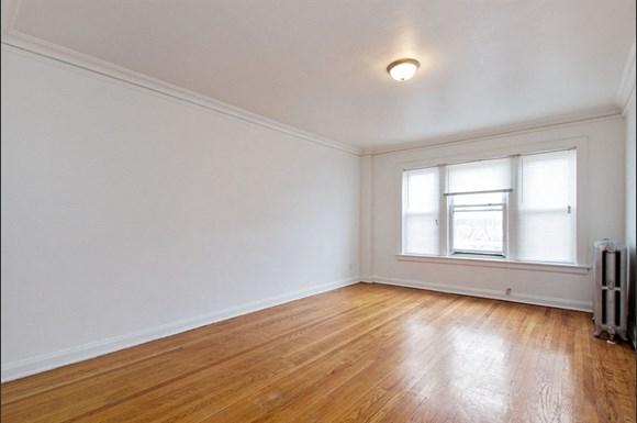 Pangea Chicago Lawn Apartments for rent | 6238 S Western Ave Living Area