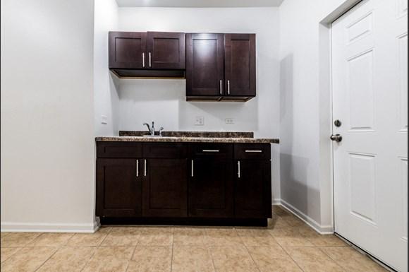 South Austin Apartments for rent in Chicago | 5125 W Madison Kitchen