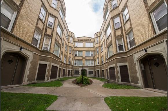 7800 S Essex Ave Apartments Chicago Exterior