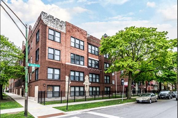 South Shore Apartments for rent in Chicago | 6901 S Merrill