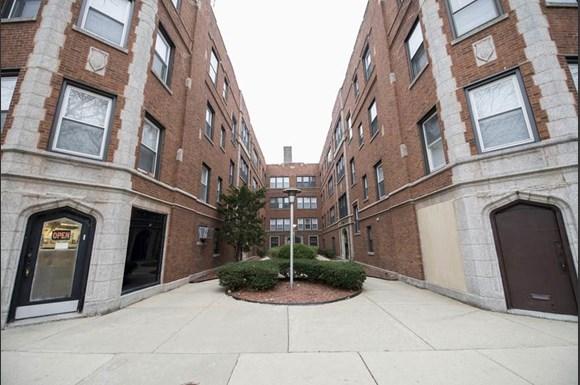 11111 S Vernon Ave Apartments Chicago Exterior