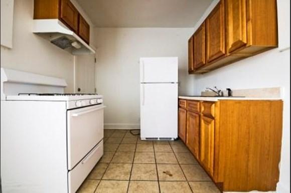 8051 S Ingleside Ave Apartments Chicago Kitchen