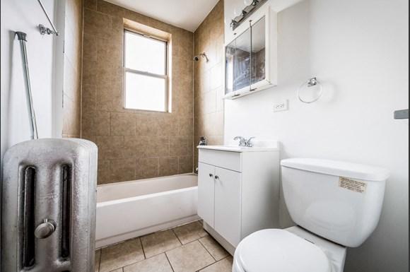 8001 S Marshfield Ave Apartments Bathroom