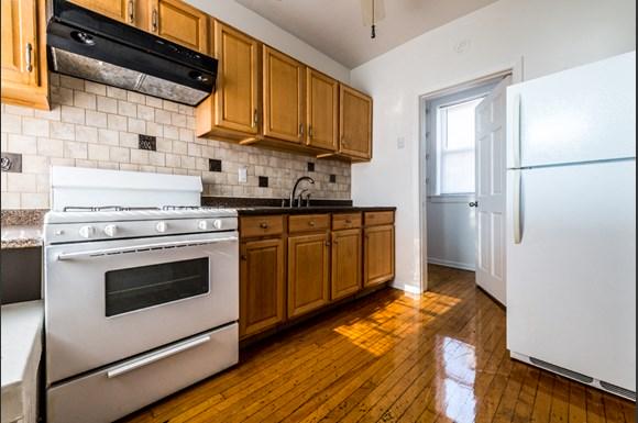 Auburn Gresham Apartments for rent in Chicago | 7949 S Winchester Ave Kitchen