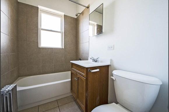 8056 S Drexel Ave Apartments Chicago Bathroom