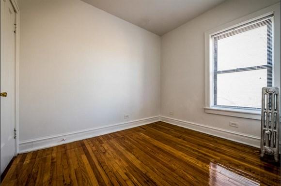 6400 S Rockwell St Apartments Chicago Bedroom