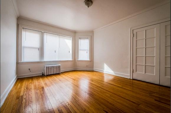 8001 S Ellis Ave Apartments Chicago Living Room