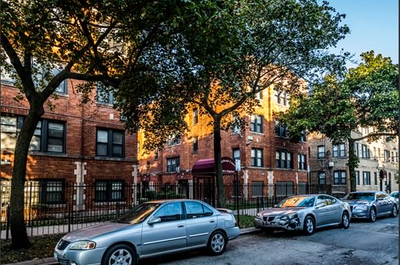 South Shore Apartments for rent in Chicago | 7110 S Ridgeland Ave