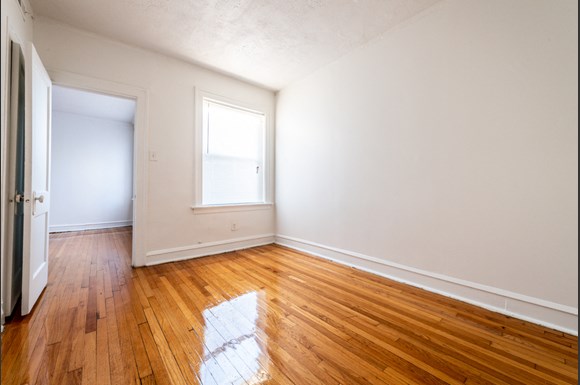 Chicago Apartments for rent in Pullman | 10908 S Vernon Bedroom