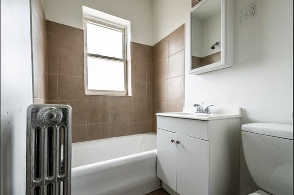 South Shore Apartments for rent in Chicago | 7914 S Kingston Bathroom
