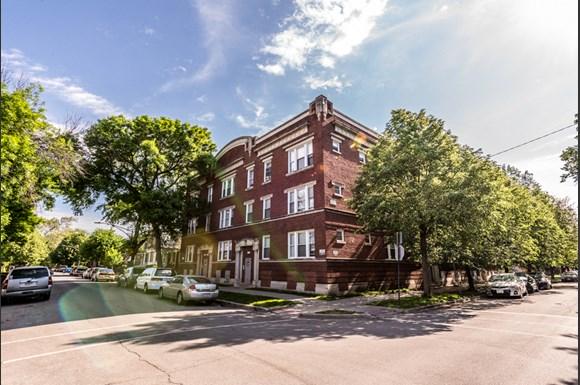 Auburn Gresham Chicago Apartments for Rent | 7755 S Sangamon