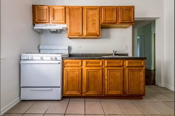Auburn Gresham Chicago Apartments for Rent | 7755 S Sangamon Kitchen